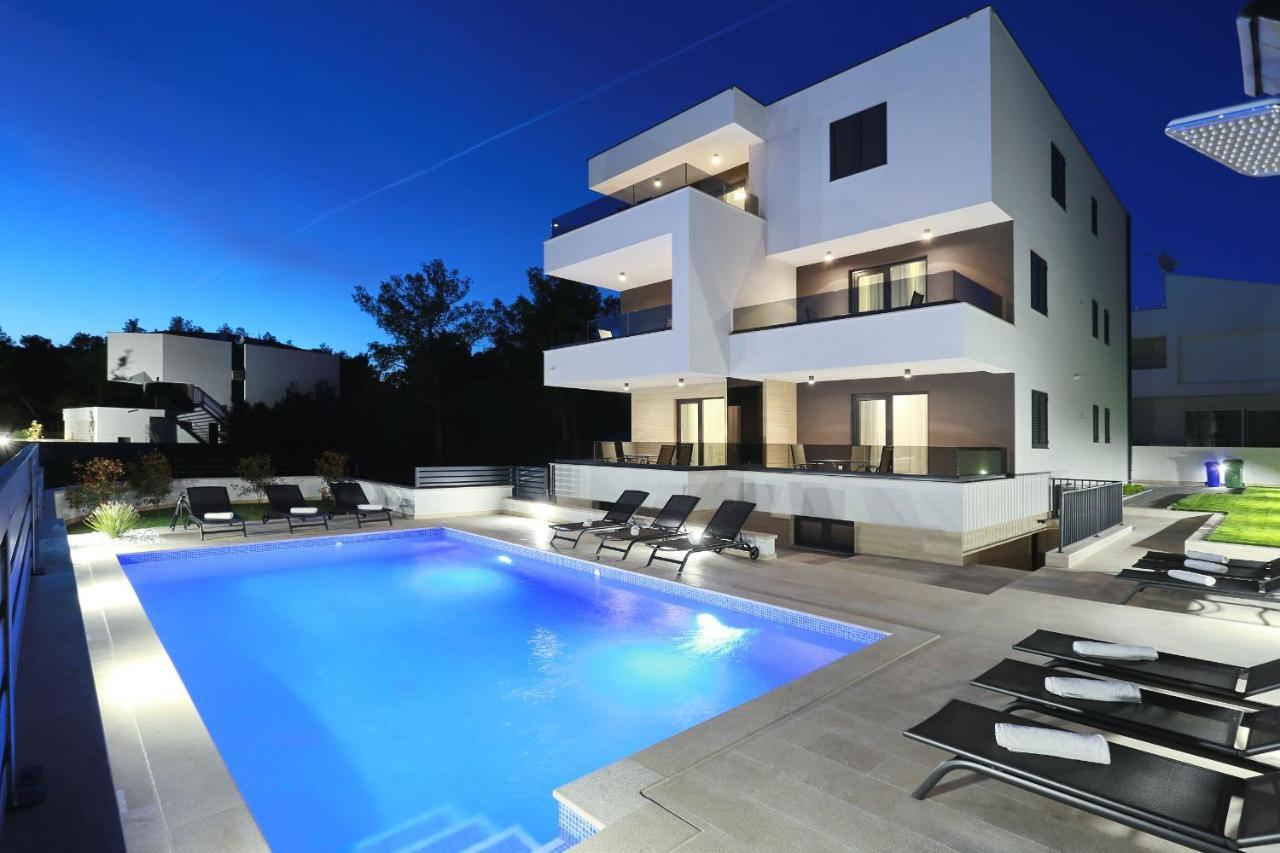 Villa Ankora 2 With Heated Pool ビオグラード・ナ・モル エクステリア 写真