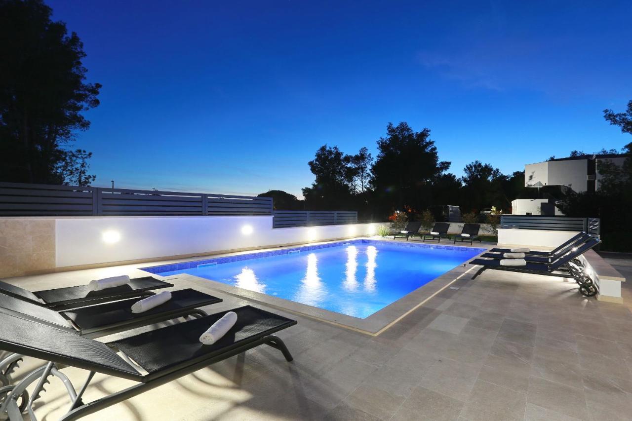 Villa Ankora 2 With Heated Pool ビオグラード・ナ・モル エクステリア 写真