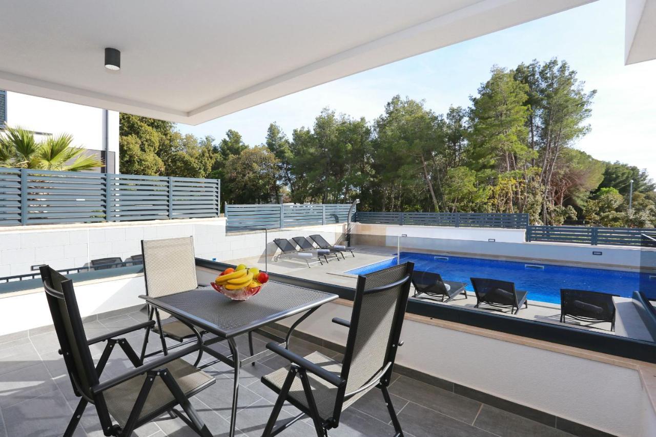 Villa Ankora 2 With Heated Pool ビオグラード・ナ・モル エクステリア 写真